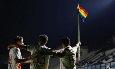 Vasco vence e faz manifestao pr LGBTQIA+