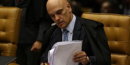 Bolsonaro apresenta ao Senado pedido de impeachment de Alexandre de Moraes