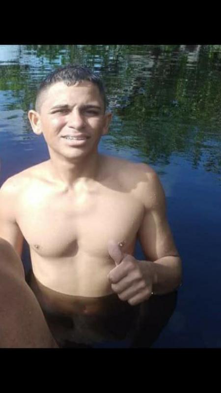 Corpo de pescador que morreu em embarcao que naufragou prximo a Bragana 