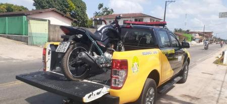 Demutran Bragana recupera motocicleta com registro de roubos.