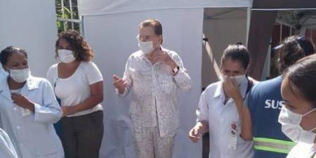 Silvio Santos recebe terceira dose da vacina em So Paulo