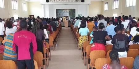 Igreja Universal tirava ilegalmente 120 milhes de dlares da Angola, dizem b